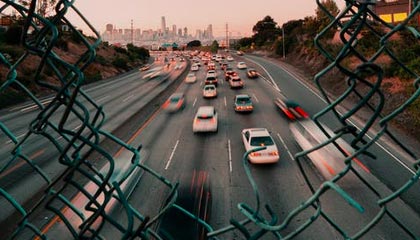 微密圈深度揭秘：爆料风波背后，大V在公司会议室的角色疯狂令人意外